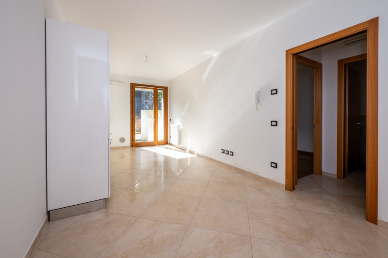 +Praticità (piano terra) 
+Comodità (zona centrale)
+Qualità (classe C)

Siamo a due passi dalla ...