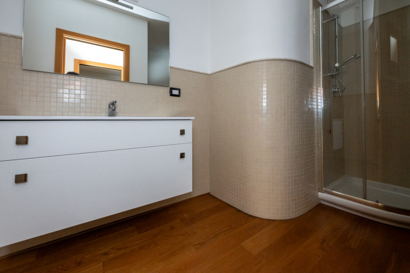 +Praticità (piano terra) 
+Comodità (zona centrale)
+Qualità (classe C)

Siamo a due passi dalla ...