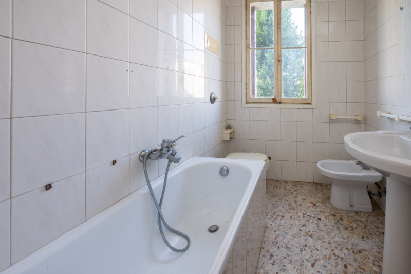 Siamo a due passi dal centro di San Pietro Viminario, lungo quella via Roma-strada principale che...