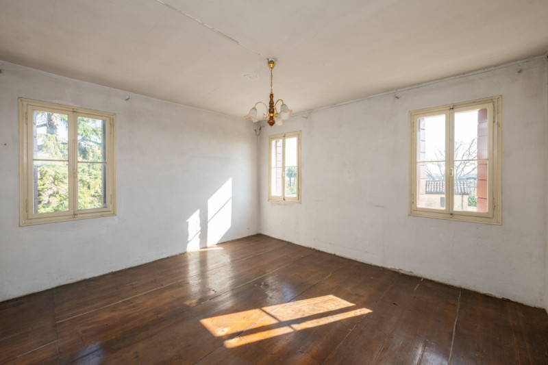 Siamo a due passi dal centro di San Pietro Viminario, lungo quella via Roma-strada principale che...