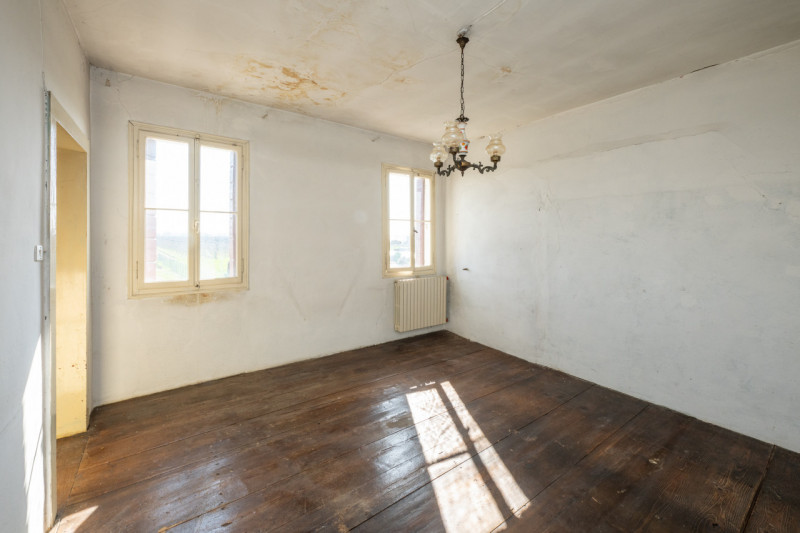 Siamo a due passi dal centro di San Pietro Viminario, lungo quella via Roma-strada principale che...