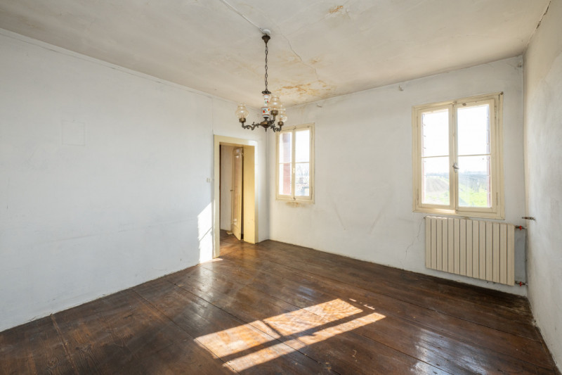 Siamo a due passi dal centro di San Pietro Viminario, lungo quella via Roma-strada principale che...