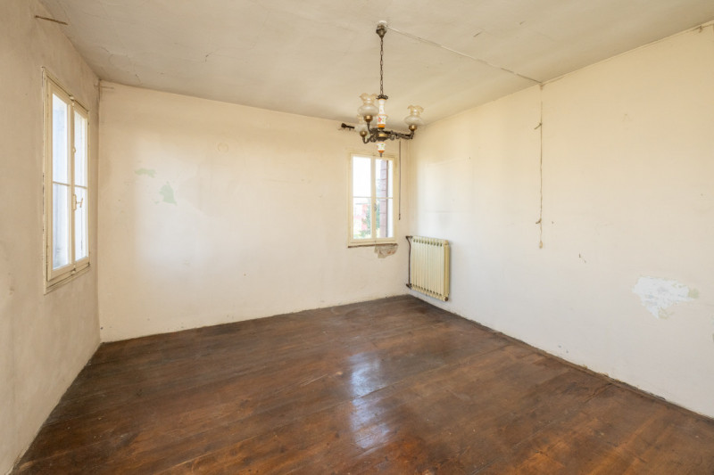 Siamo a due passi dal centro di San Pietro Viminario, lungo quella via Roma-strada principale che...