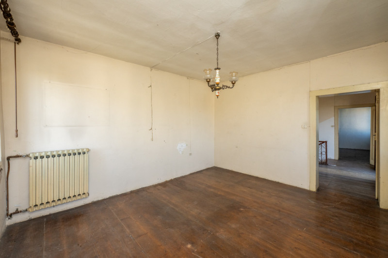 Siamo a due passi dal centro di San Pietro Viminario, lungo quella via Roma-strada principale che...