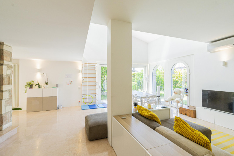 Se quello che cerchi è l'indipendenza e la massima tranquillità per la tua famiglia, questa villa...