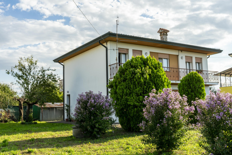 Due Carrare Vendita Casa singola
