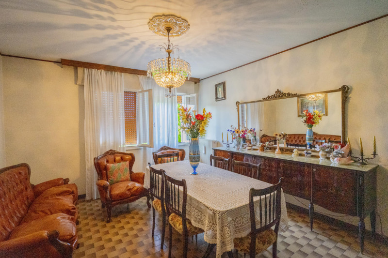 Nel cuore di Due Carrare, questa splendida casa singola di circa 200 mq rappresenta la combinazio...