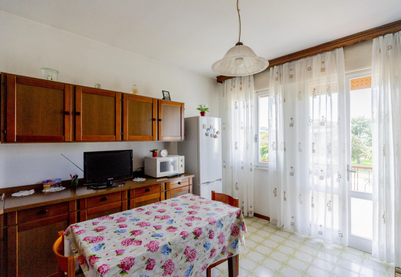 Nel cuore di Due Carrare, questa splendida casa singola di circa 200 mq rappresenta la combinazio...