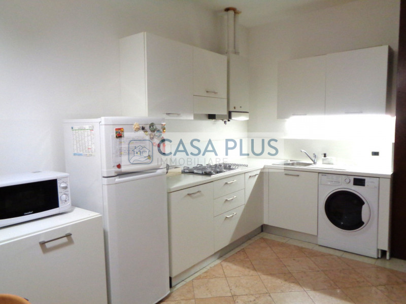 IN PALAZZO STORICO CON INGRESSO INDIPENDENTE  Miniappartamento arredato  posto al piano terra, co...