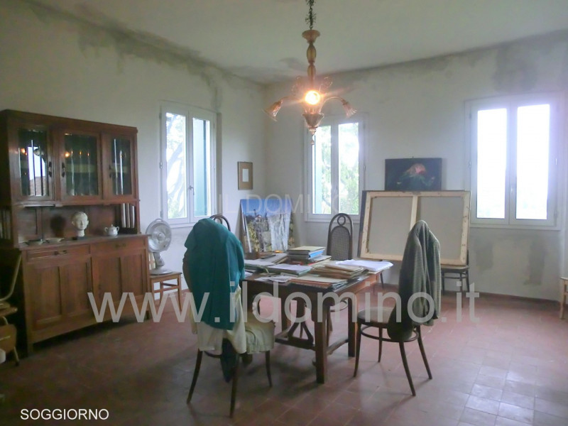 Rosazzo (Udine), Villa Liberty di inizio 1900, sviluppata su 3 livelli: piano terra di 150 mq.; p...