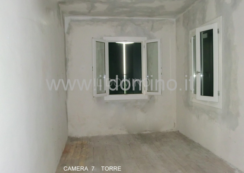 Rosazzo (Udine), Villa Liberty di inizio 1900, sviluppata su 3 livelli: piano terra di 150 mq.; p...