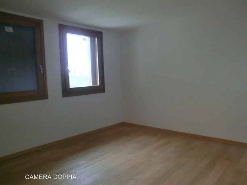 Manzano, località Rosazzo, casa singola di complessivi 860 mq. calpestabili, distribuita su 3 liv...