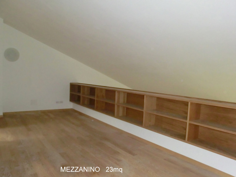 Manzano, località Rosazzo, casa singola di complessivi 860 mq. calpestabili, distribuita su 3 liv...