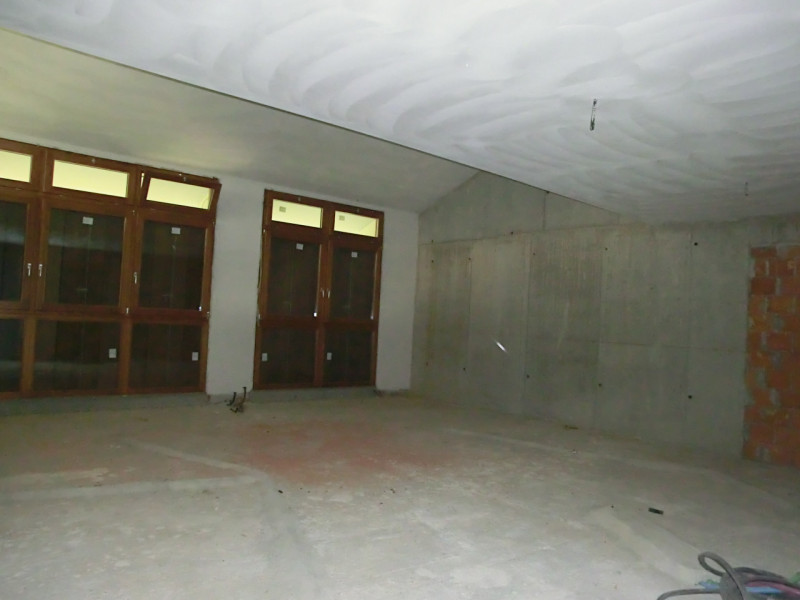 Manzano, località Rosazzo, casa singola di complessivi 860 mq. calpestabili, distribuita su 3 liv...