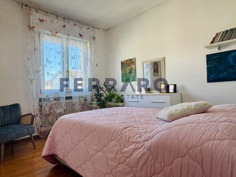 Treviso, San Zeno. Codice CV16. A meno di 300 metri dalle mura, questo appartamento tricamere off...