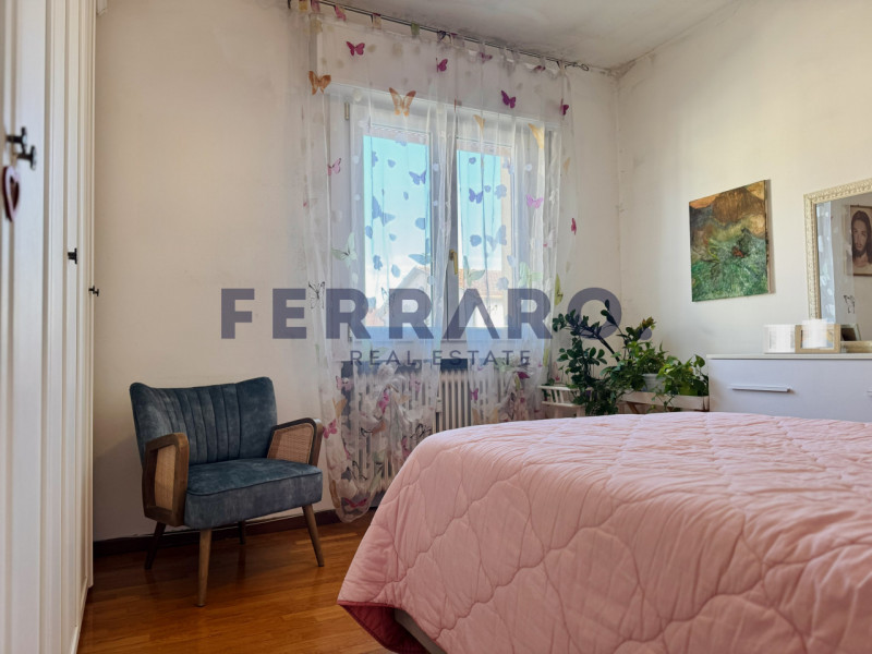 Treviso, San Zeno. Codice CV16. A meno di 300 metri dalle mura, questo appartamento tricamere off...