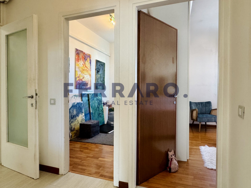 Treviso, San Zeno. Codice CV16. A meno di 300 metri dalle mura, questo appartamento tricamere off...