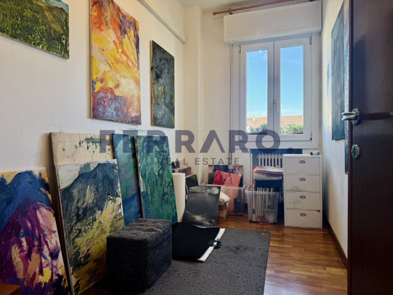 Treviso, San Zeno. Codice CV16. A meno di 300 metri dalle mura, questo appartamento tricamere off...