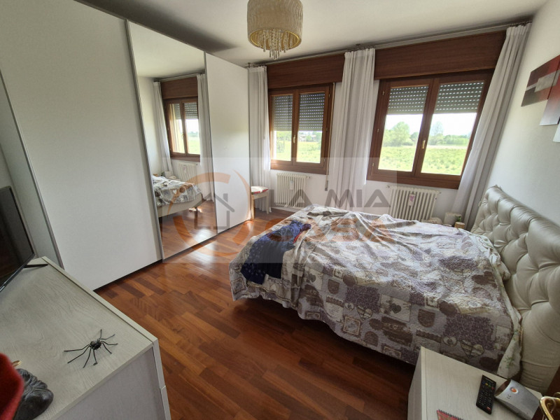 SONO RICHIESTE REFERENZE E CONTRATTO DI LAVORO A TEMPO INDETERMINATO.
SI PREGA DI INVIARE UNA EMA...