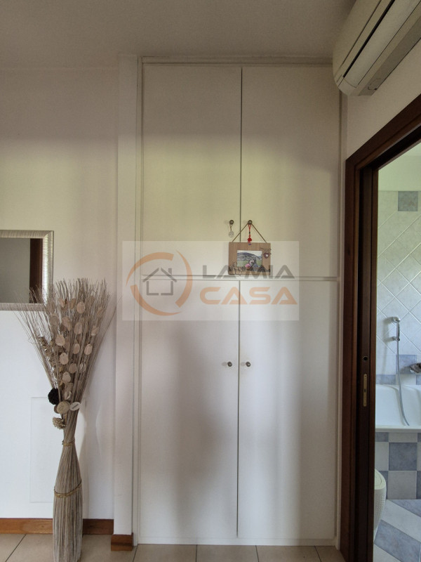 SONO RICHIESTE REFERENZE E CONTRATTO DI LAVORO A TEMPO INDETERMINATO.
SI PREGA DI INVIARE UNA EMA...