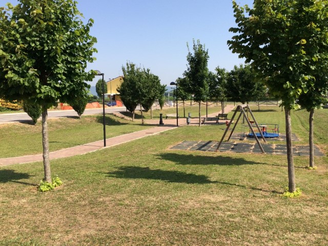 ALBETTONE: A pochi passi dal centro paese, in lottizzazione di nuova costruzione, complesso di tr...