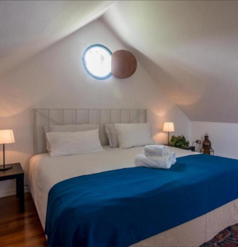 Situata nella prestigiosa zona collinare a Monteortone di Abano Terme, questa splendida villa d'e...