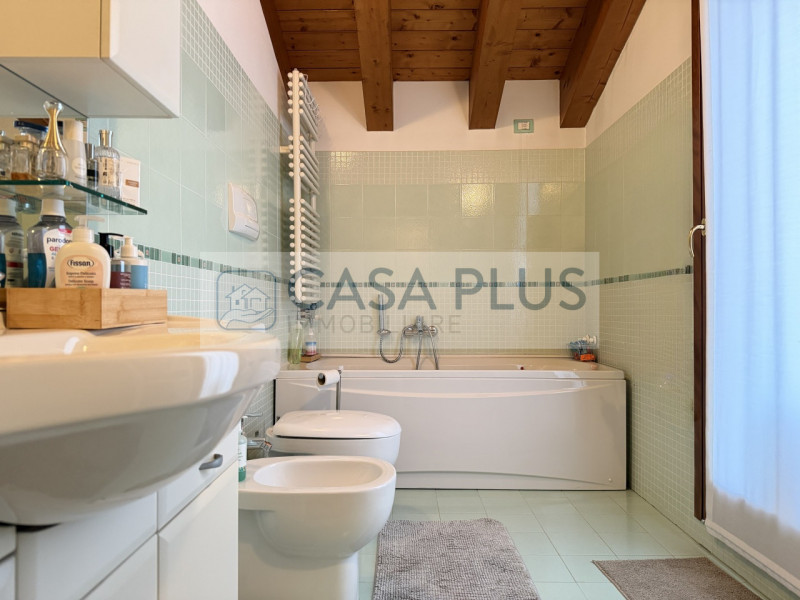 Tombolo, in zona centrale e vicina a tutti i servizi, all'interno di un quartiere ben abitato con...