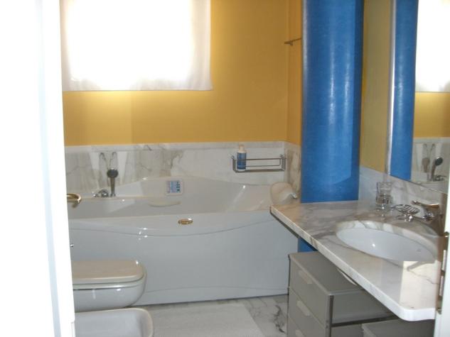 Zona Patriarcato (vicinanze Piazza dei Signori), in edificio completamente ristrutturato, apparta...