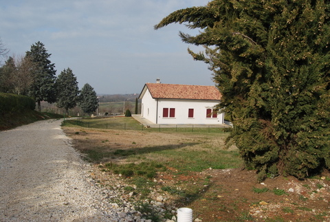 In posizione collinare e panoramica, proponiamo un lotto di terreno edificabile oggetto di piano ...