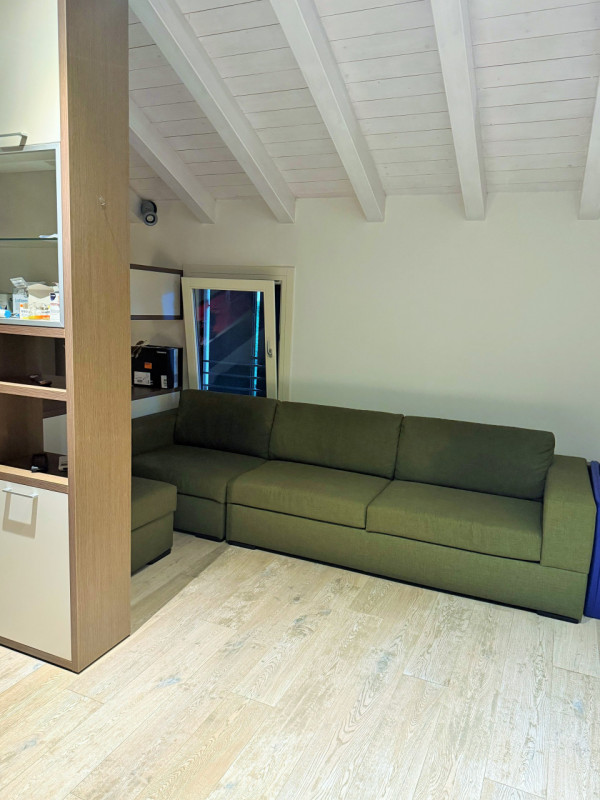 Castelfranco V.to: in posizione centralissima, proponiamo in vendita una mansarda disposta su 2 l...