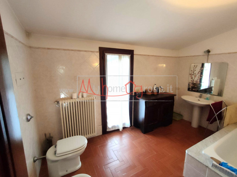 SELVAZZANO (Rif.V11-S) -  Proponiamo in vendita porzione di casa accostata. L’immobile, ubicato i...