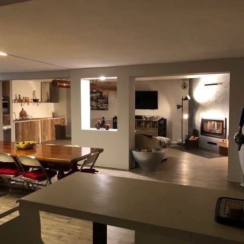 PADOVA CENTRO CARMINE UNITA' LOOFT MOLTO PARTICOLARE. RISTRUTTURATO A NUOVO. MISURA 400 MQ. IN TR...