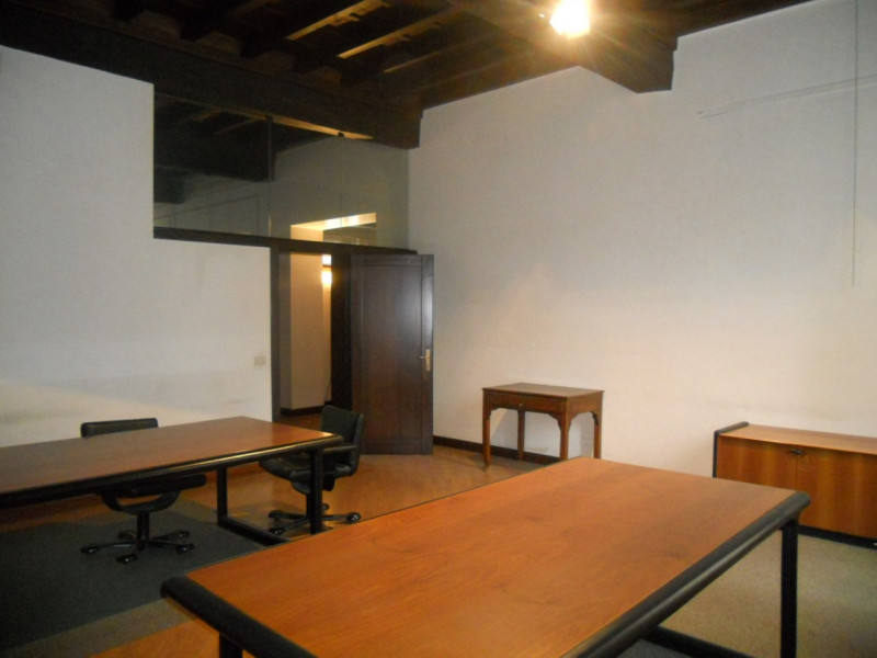 Benvenuti nel cuore storico di Padova, una delle città più affascinanti e culturalmente ricche d'...