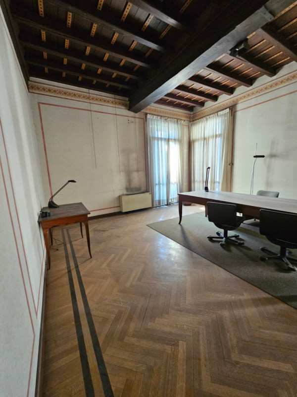 Benvenuti nel cuore storico di Padova, una delle città più affascinanti e culturalmente ricche d'...