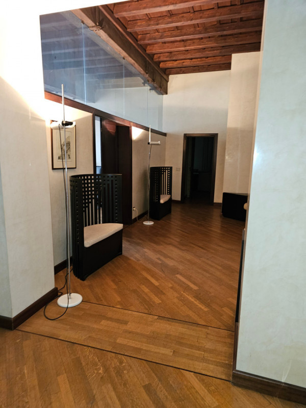 Benvenuti nel cuore storico di Padova, una delle città più affascinanti e culturalmente ricche d'...