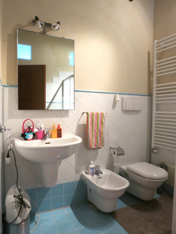 Elegante appartamento di recente ristrutturazione inserito nel centro storico di Este. Caratteriz...