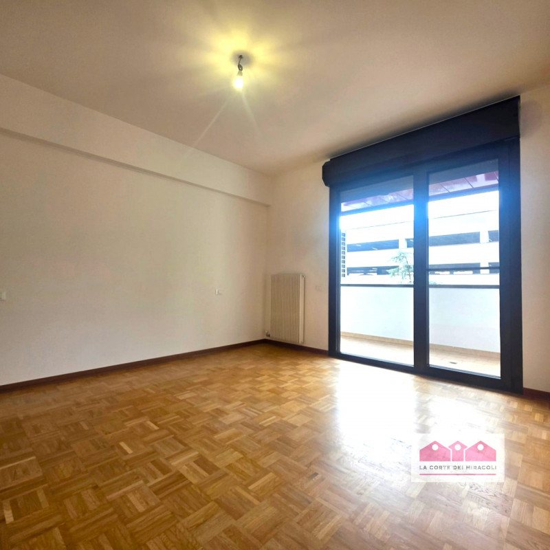 LOCAZIONE 3+2 CON SPOSTAMENTO RESIDENZA - VICENZA, ZONA TEATRO NUOVO: A DUE PASSI DALLE MURA STOR...