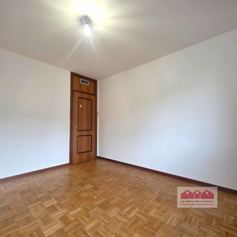 LOCAZIONE 3+2 CON SPOSTAMENTO RESIDENZA - VICENZA, ZONA TEATRO NUOVO: A DUE PASSI DALLE MURA STOR...