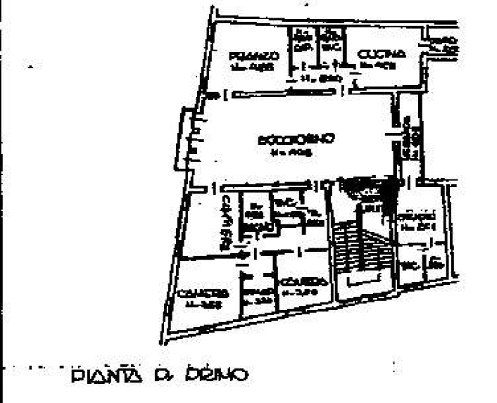 Piano Nobile su palazzo d'epoca.

L’unità immobiliare si sviluppa su un livello al piano primo, e...