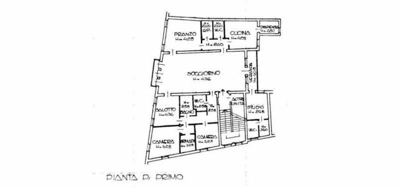 Piano Nobile su palazzo d'epoca.

L’unità immobiliare si sviluppa su un livello al piano primo, e...