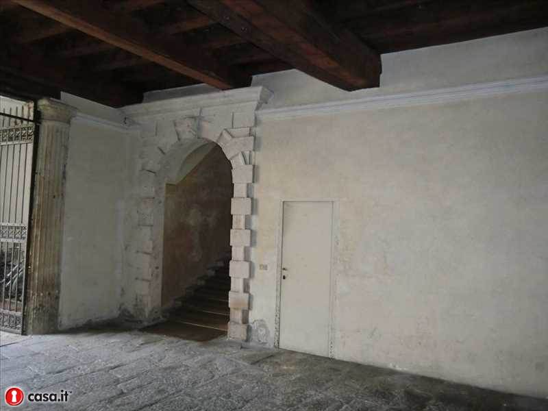 Piano Nobile su palazzo d'epoca.

L’unità immobiliare si sviluppa su un livello al piano primo, e...
