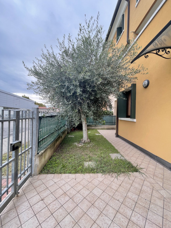 Ciao da Arcobaleno Consulenti Immobiliari ! Oggi ti proponiamo in nostra esclusiva un'interessant...