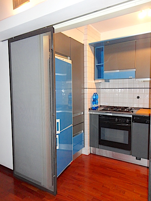 In una palazzina signorile di Piazza de Gasperi, con servizio di portineria, ascensore ed impiant...