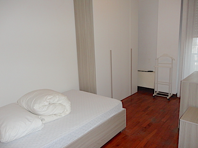 In una palazzina signorile di Piazza de Gasperi, con servizio di portineria, ascensore ed impiant...