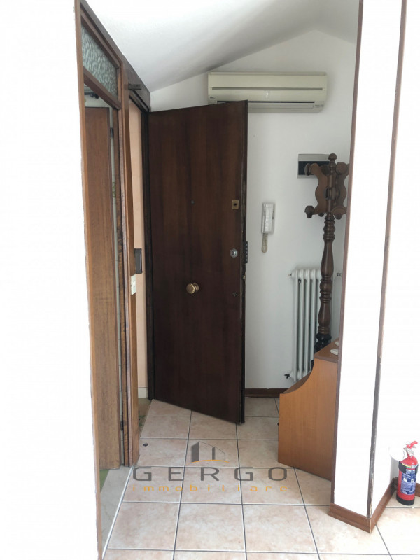 (Per INFO Cristina 3389226442) Mansardina in affitto tutto incluso. Nel centro storico di Padova,...