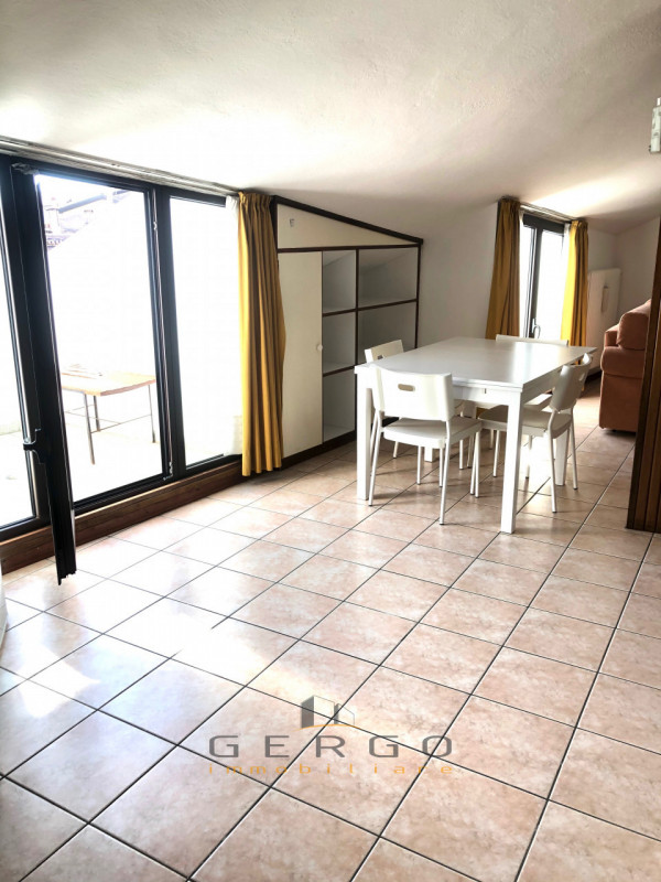 (Per INFO Cristina 3389226442) Mansardina in affitto tutto incluso. Nel centro storico di Padova,...