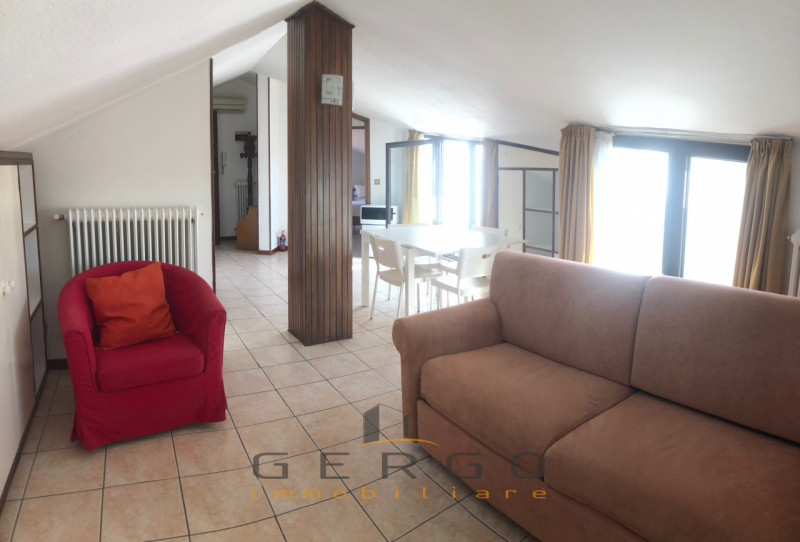 (Per INFO Cristina 3389226442) Mansardina in affitto tutto incluso. Nel centro storico di Padova,...