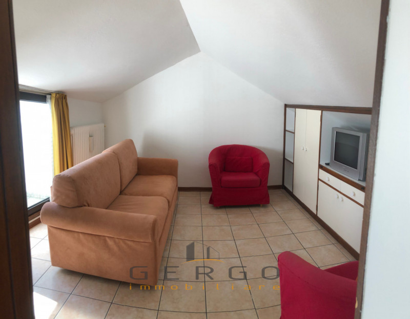 (Per INFO Cristina 3389226442) Mansardina in affitto tutto incluso. Nel centro storico di Padova,...