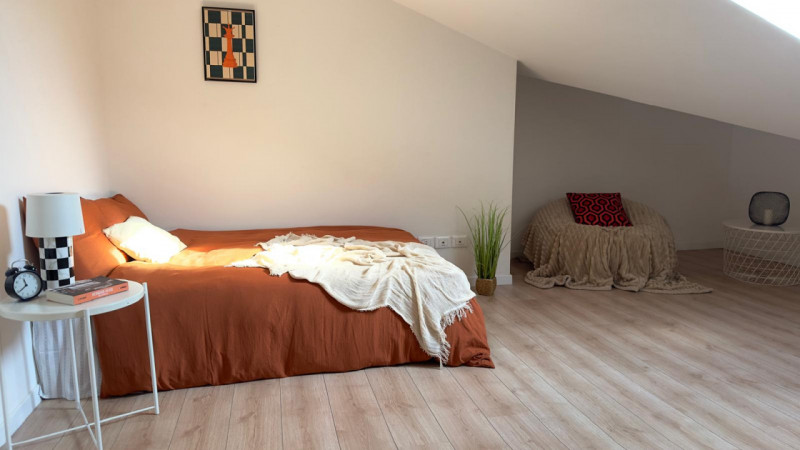 vendesi appartamento duplex, (piano primo e secondo) in ottima zona residenziale composto da sogg...