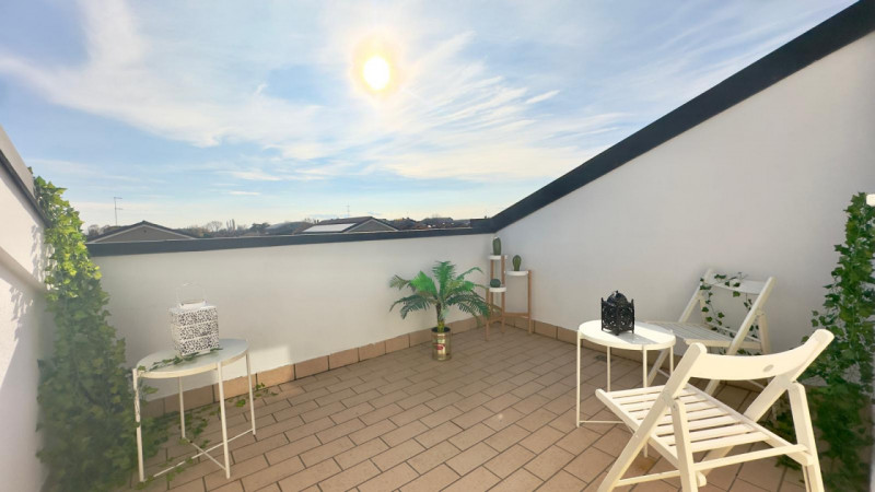 vendesi appartamento duplex, (piano primo e secondo) in ottima zona residenziale composto da sogg...